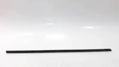 Pièce détachée automobile d'occasion enjoliveur pour mercedes-benz clase a (w176) 2.1 cdi cat 136 cv / 100 kw références oem iam a1767250082  