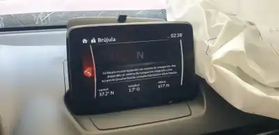 Автозапчасти б/у многофункциональный дисплей за mazda 2 lim. () 1.5 16v cat ссылки oem iam d23n611j0b 2974159215 dhm5669c0b