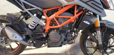 Pièce détachée automobile d'occasion moteur complet pour ktm 125 duke 125 cm3 références oem iam 935  
