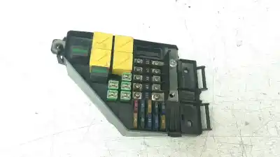 Tweedehands auto-onderdeel RELAIS/ZEKERINGENKASTJE voor LAND ROVER FREELANDER (LN)  OEM IAM-referenties YQE000271R  