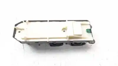 Second-hand car spare part left front power window switch for toyota auris active oem iam references 8404002120  