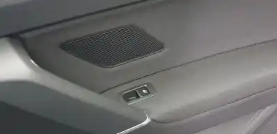 Pièce détachée automobile d'occasion COMMANDE DE LÈVE VITRE ARRIÈRE DROIT pour VOLKSWAGEN TOURAN (5T1)  Références OEM IAM 5G0959855N  