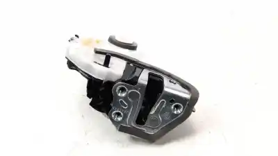 Recambio de automóvil de segunda mano de CERRADURA PUERTA TRASERA DERECHA para TOYOTA RAV4  referencias OEM IAM 6905048060  