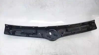 Автозапчастина б/у передня решіта для ssangyong tivoli urban 4x2 посилання на oem iam 7877135000  