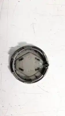 Recambio de automóvil de segunda mano de tapacubos para renault megane iv berlina 5p 1.2 tce energy referencias oem iam 403150709r  