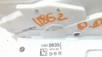 Second-hand car spare part front right door lock for mg hs comfort oem iam references 10640635  