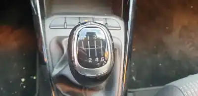 Second-hand car spare part GEAR LEVER KNOB for KIA STONIC (YBCUV)  OEM IAM references 43711H8210  