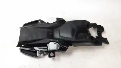 Pièce détachée automobile d'occasion Passage De Roue Arriere Droit pour HONDA CB HORNET CB 600 F HORNET (PC34) Références OEM IAM 80102MKYD50  