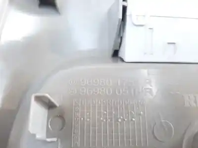 Second-hand car spare part interior light for renault captur zen oem iam references 969801754r  