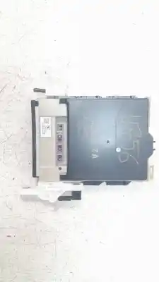 Peça sobressalente para automóvel em segunda mão caixa de fusíveis e relés por toyota corolla (e21) hybrid style referências oem iam 8922102830