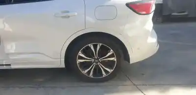 Peça sobressalente para automóvel em segunda mão aba do guarda-lamas traseiro esquerdo por ford kuga hybrid st-line x referências oem iam 2451192