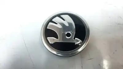 Second-hand car spare part hub caps for skoda superb combi (3v5) 2.0 tdi oem iam references 5e0601151
