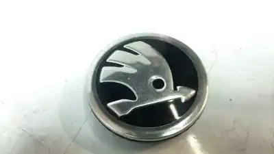 Second-hand car spare part hub caps for skoda superb combi (3v5) 2.0 tdi oem iam references 5e0601151