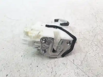 Peça sobressalente para automóvel em segunda mão fechadura da porta traseira direita por suzuki vitara 1.5 strong hybrid gle 2wd referências oem iam 8230154p02000