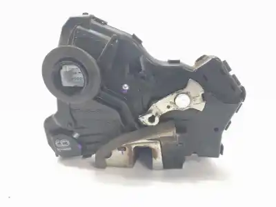 Second-hand car spare part left front door lock for toyota hilux vii pick-up (_n1_, _n2_, _n3_) 2.5 d-4d 4wd (kun25_) oem iam references 690400k070 Second-hand car spare part left front door lock for toyota hilux vii pick-up (_n1_, _n2_, _n3_) 2.5 d-4d 4wd (kun25_) oem iam references 690400k070