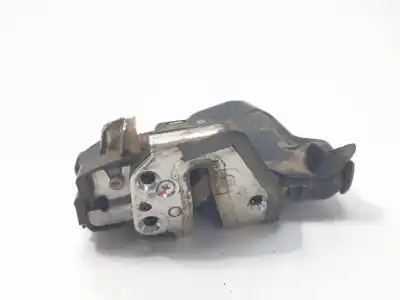 Second-hand car spare part left front door lock for toyota hilux vii pick-up (_n1_, _n2_, _n3_) 2.5 d-4d 4wd (kun25_) oem iam references 690400k070   Second-hand car spare part left front door lock for toyota hilux vii pick-up (_n1_, _n2_, _n3_) 2.5 d-4d 4wd (kun25_) oem iam references 690400k070