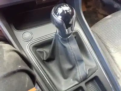Second-hand car spare part gear lever for seat leon st (5f8) 1.5 tgi oem iam references 5q0711049bk