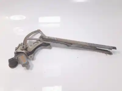 Second-hand car spare part passenger side right window regulator for toyota hilux vii pick-up (_n1_, _n2_, _n3_) 2.5 d-4d 4wd (kun25_) oem iam references 698100k041   Second-hand car spare part passenger side right window regulator for toyota hilux vii pick-up (_n1_, _n2_, _n3_) 2.5 d-4d 4wd (kun25_) oem iam references 698100k041