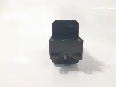 Second-hand car spare part left front power window switch for toyota hilux vii pick-up (_n1_, _n2_, _n3_) 2.5 d-4d 4wd (kun25_) oem iam references 848200k021  ewsty036 Second-hand car spare part left front power window switch for toyota hilux vii pick-up (_n1_, _n2_, _n3_) 2.5 d-4d 4wd (kun25_) oem iam references 848200k021  ewsty036