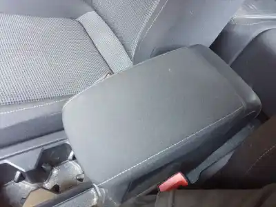 Автозапчасти б/у центральный подлокотник за volkswagen tiguan (ad1, ax1) 1.4 tsi ссылки oem iam 5ta864207b