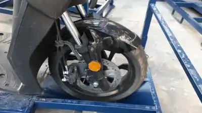 Recambio de automóvil de segunda mano de LLANTA DELANTERA para SEAT MO MO referencias OEM IAM   