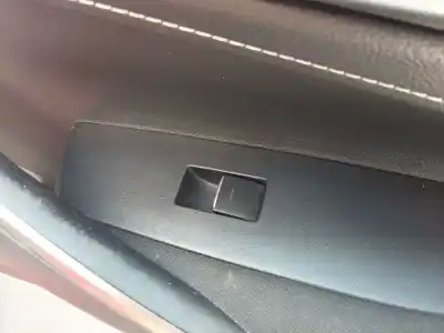 Recambio de automóvil de segunda mano de mando elevalunas delantero derecho para toyota corolla (e21) hybrid active referencias oem iam 8481002260