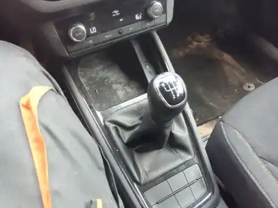Автозапчастина б/у ручка важеля передач для skoda kamiq (nw4) 1.0 tsi посилання на oem iam 5r3711049k