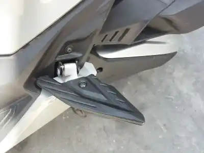 Pezzo di ricambio per auto di seconda mano staffa per honda pcx pcx 125 (jk05) riferimenti oem iam 50740k1zj10