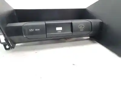 Peça sobressalente para automóvel em segunda mão moldagem por kia xceed drive referências oem iam 84684j7000  