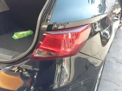 Автозапчасти б/у правый задний фонарь за seat leon (5f1) 1.6 tdi ссылки oem iam 5f0945096d 103f21330770 / st4264163 / 16852222 / 9020532 