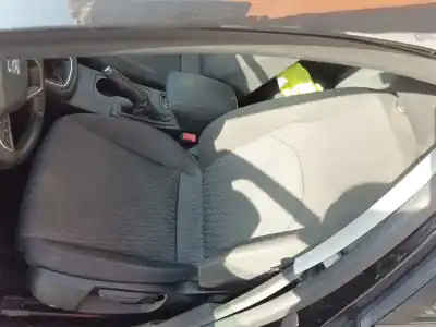 Peça sobressalente para automóvel em segunda mão Assento Dianteiro Esquerdo por SEAT LEON (5F1) 1.6 TDI Referências OEM IAM 5F0881405CBUAI  