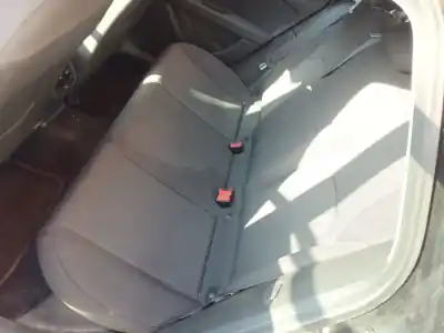 Peça sobressalente para automóvel em segunda mão Bancos Traseiros por SEAT LEON (5F1) 1.6 TDI Referências OEM IAM 5F0885031EH  