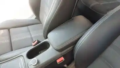Автозапчасти б/у ЦЕНТРАЛЬНЫЙ ПОДЛОКОТНИК за MERCEDES-BENZ CLASE GLA (X156) GLA 180 (156.942) ссылки OEM IAM 2466808901  