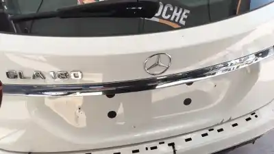 Pièce détachée automobile d'occasion POIGNÉE EXTÉRIEURE DE COFFRE / HAYON pour MERCEDES-BENZ CLASE GLA (X156) GLA 180 (156.942) Références OEM IAM 2468210151  