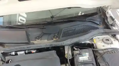 Pièce détachée automobile d'occasion MOTEUR D'ESSUIE-GLACE AVANT pour MERCEDES-BENZ CLASE GLA (X156) GLA 180 (156.942) Références OEM IAM 1768200040  