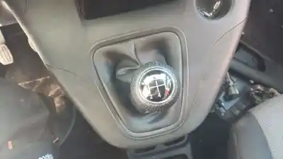 Second-hand car spare part GEAR LEVER KNOB for PEUGEOT RIFTER 1.5 BLUEHDI 100 OEM IAM references 2403CV  