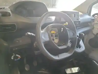 Pièce détachée automobile d'occasion VOLANT pour PEUGEOT RIFTER  Références OEM IAM 98171149ZD  