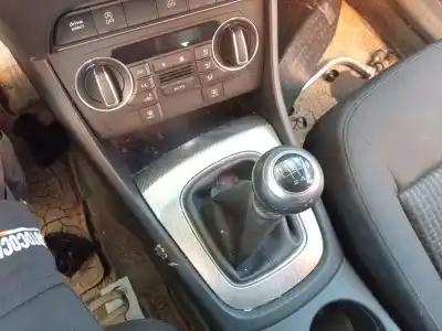 Автозапчастина б/у передач для audi q3 (8ug) base посилання на oem iam 5n0711050a