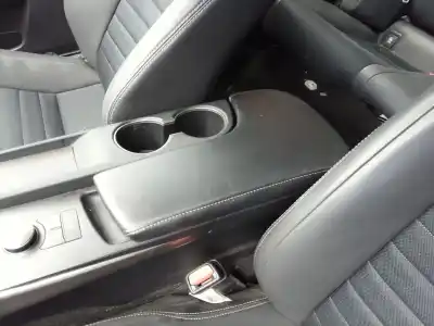 Автозапчасти б/у ЦЕНТРАЛЬНЫЙ ПОДЛОКОТНИК за LEXUS IS III (_E3_) 300H (AVE30_) ссылки OEM IAM 5892053031C3  