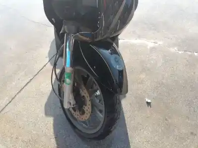 Peça sobressalente para automóvel em segunda mão CAVE DE RODA DIANTEIRA DIREITA por PIAGGIO BEVERLY BEVERLY 500 CRUISER (M34) Referências OEM IAM 653588  