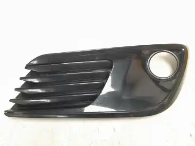 Pezzo di ricambio per auto di seconda mano GRIGLIA PARAURTI DESTRA per TOYOTA AURIS (_E18_) 1.8 HYBRID (ZWE186_) Riferimenti OEM IAM 8148102580  