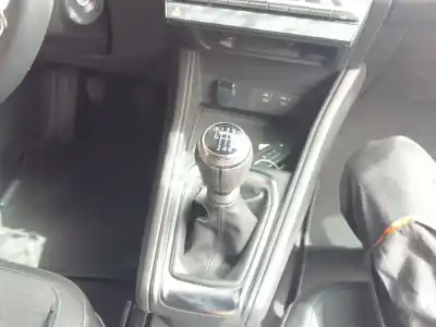 Pezzo di ricambio per auto di seconda mano pomello della leva del cambio per renault captur ii (hf_) tce 90 (hfm6) riferimenti oem iam 328650213r