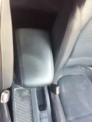 Recambio de automóvil de segunda mano de APOYABRAZOS CENTRAL para FORD FOCUS IV (HN)  referencias OEM IAM 2633578  