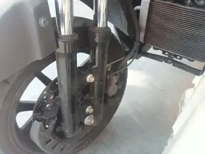 Tweedehands auto-onderdeel rechts voor remklauw voor yamaha tricity tricity 300 (sh16) oem iam-referenties 2cmf580u0000