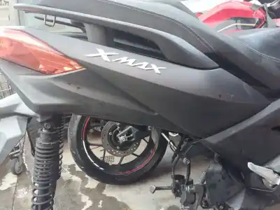 Pezzo di ricambio per auto di seconda mano modanatura per yamaha x-max x-max 400 (sh11) riferimenti oem iam bl1f174100p0
