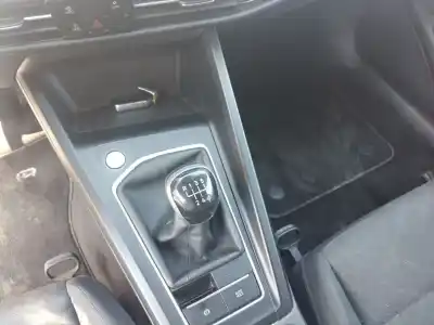 Peça sobressalente para automóvel em segunda mão alavanca de velocidades por volkswagen golf viii variant (cg5) 2.0 tdi referências oem iam 5wa711049bt