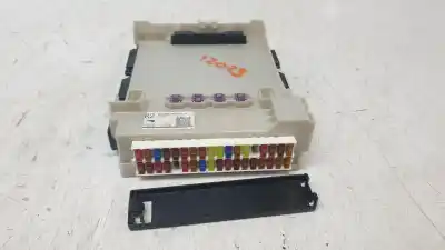 Pezzo di ricambio per auto di seconda mano scatola relè/fusibili per toyota yaris hybrid active riferimenti oem iam 8273042890