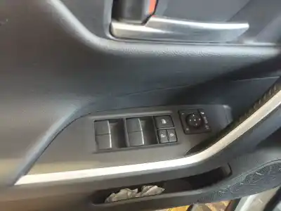 Автозапчастина б/у передні вікний вмикач для toyota rav 4 v (_a5_, _h5_) 2.5 hybrid awd (axap54) посилання на oem iam 8404042030