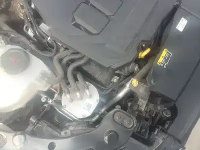 Peça sobressalente para automóvel em segunda mão alternador por volkswagen t-roc (a11, d11) 2.0 tdi referências oem iam 04l903021g Peça sobressalente para automóvel em segunda mão alternador por volkswagen t-roc (a11, d11) 2.0 tdi referências oem iam 04l903021g