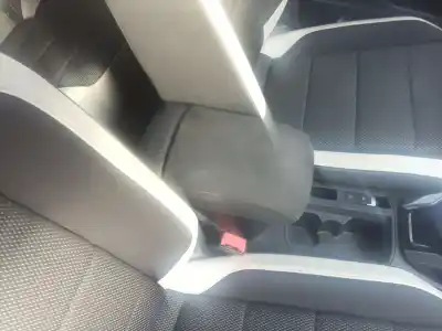 Peça sobressalente para automóvel em segunda mão apoio de braço consola central por volkswagen t-roc (a11, d11) 2.0 tdi referências oem iam 2ga864207dkb Peça sobressalente para automóvel em segunda mão apoio de braço consola central por volkswagen t-roc (a11, d11) 2.0 tdi referências oem iam 2ga864207dkb